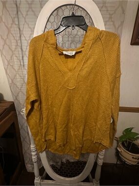 Lavish Ochre V-Neck Lightweight Knit Sweater